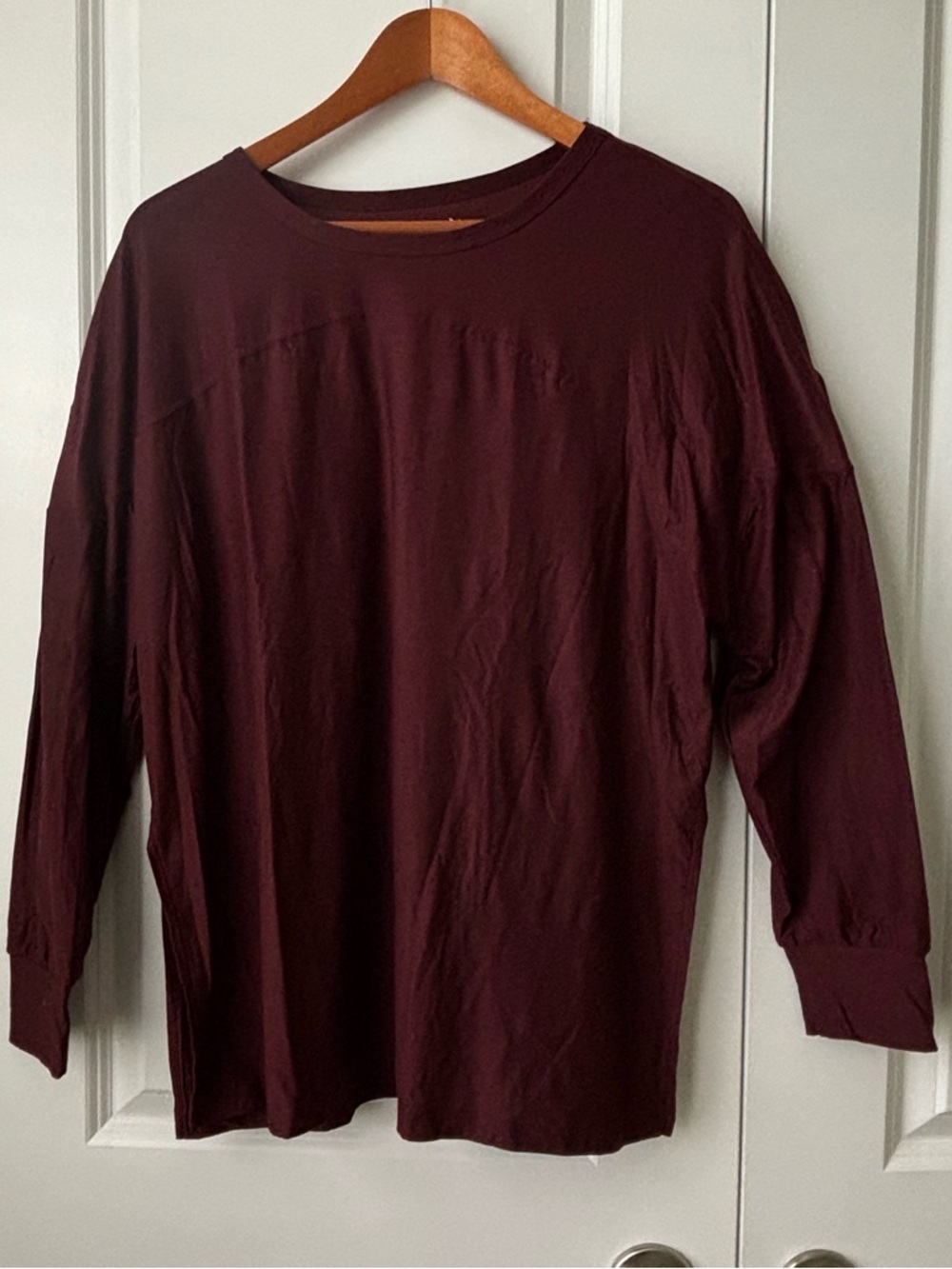 Old Navy Active Cloud 94 Soft Go-Dry LS Workout Top / Tunic Burgundy Medium